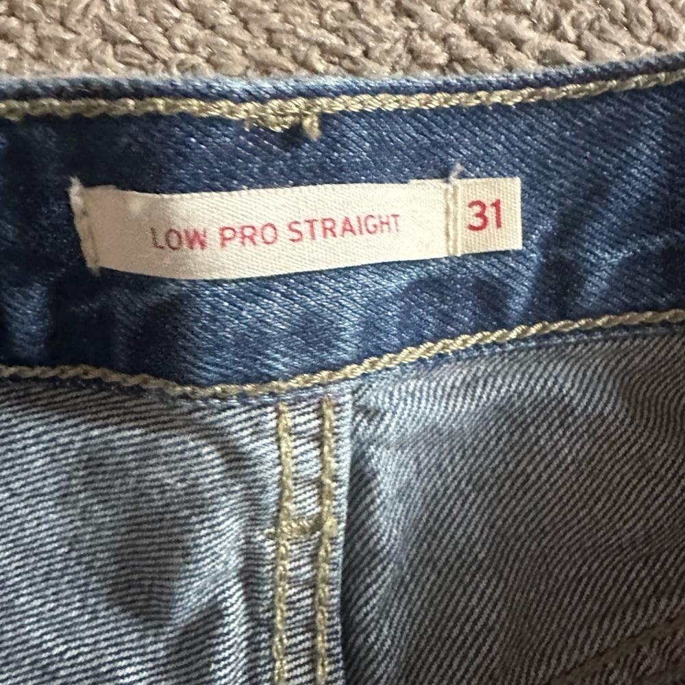 EUC Levi’s Low Pro Straight - Picture 3 of 3